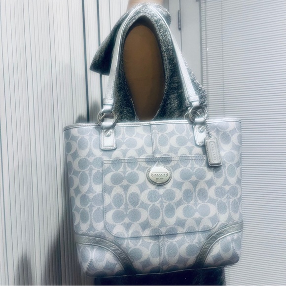Coach Signature Peyton Heritage Tote Lt Denim Silver Leather Accent EUC COA - Picture 14 of 14